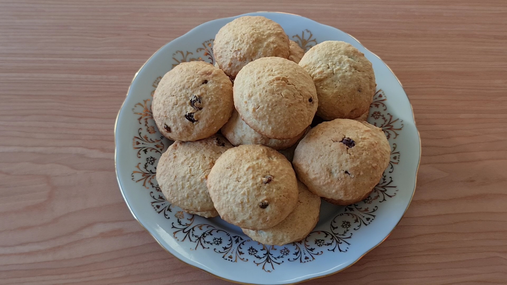 ОВСЯНОЕ ПЕЧЕНЬЕ С ИЗЮМОМ