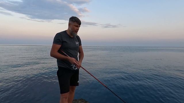 Очередная Попытка! Поймать Саргана. Ловля на Бомбарду в Черном Море смотреть онлайн