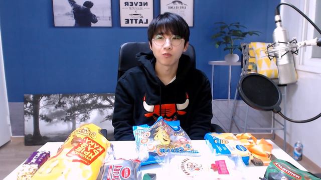 Русские сладости l russian snack mukbang l 러시아과자는 어떤맛일까?? 러시아 과자 체험기~!! (Korean reaction) смотреть онлайн