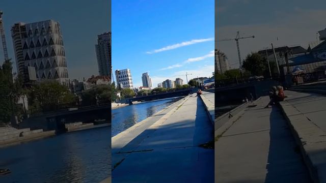 Красивый фантан Екатеринбурга. Радость в мелочах. смотреть онлайн