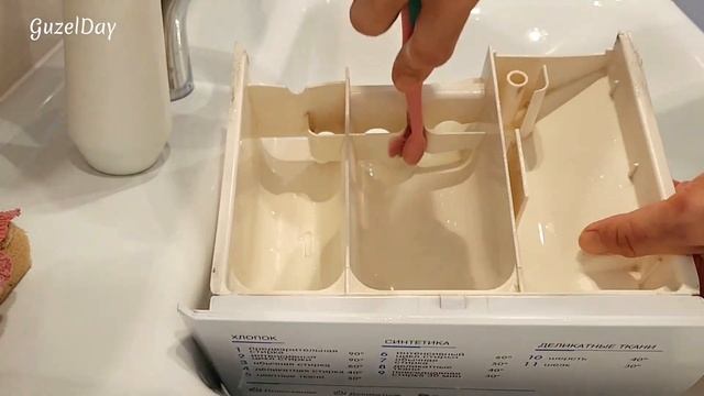 Как очистить лоток для стирального порошка без химии легко / чистка отсека в стиральной машине уксу смотреть онлайн