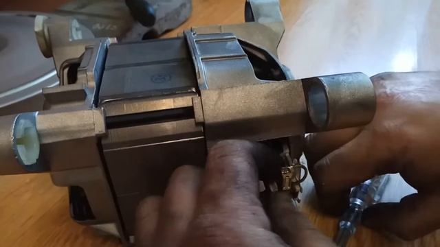 Стиральная машина Bosch Logixx6 замена подшипника барабана процесс разборки и сборки. смотреть онлайн