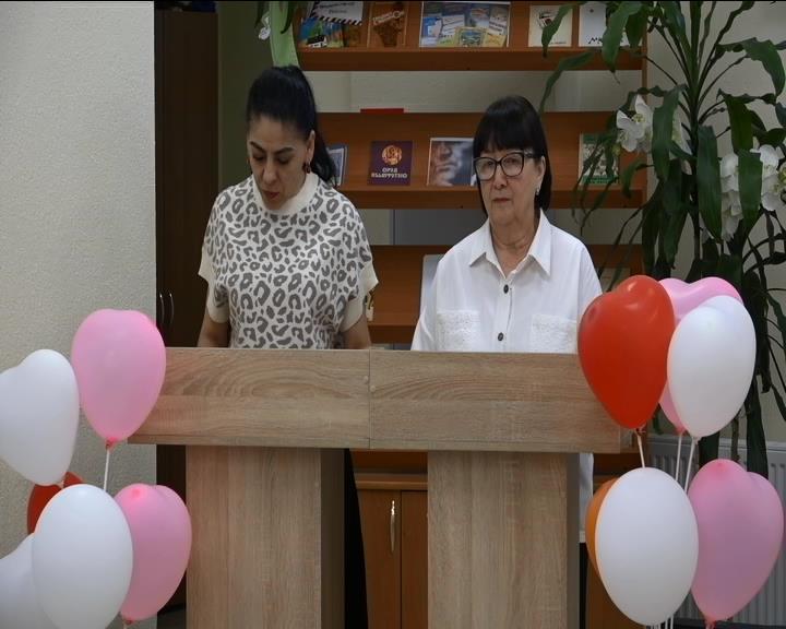 В библиотеке прошел литературный вечер,посвященный 105-летию со дня рождения поэта Киримизе Жане смотреть онлайн