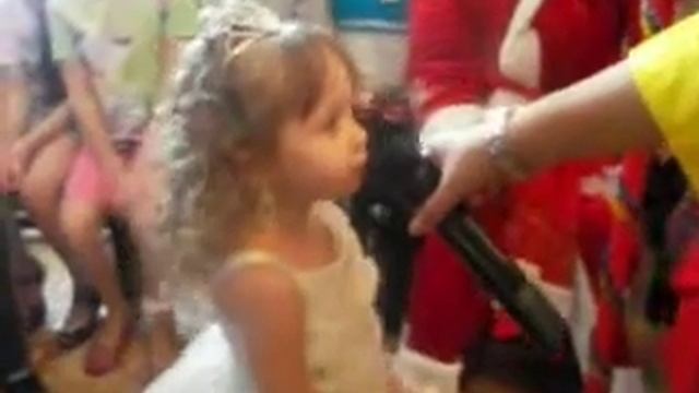 Моя малышка читает стих смотреть онлайн