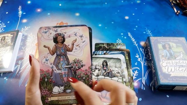 Everyday Witch Oracle unboxing смотреть онлайн