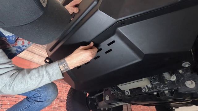 Fortify Your 2021+ Bronco's Undercarriage with a Durable Steel Skid Plate! смотреть онлайн