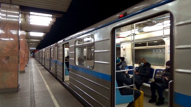 Электропоезд 81-717/714.6 "Шестёрка" №26 на станции метро Печатники смотреть онлайн