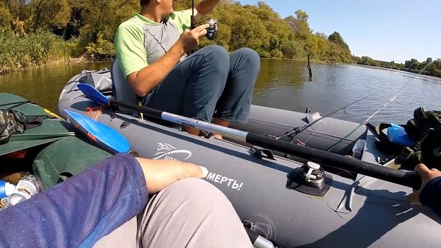 Мой лучший день - рыбалка на КАЯКЕ с папой. Ем кучу бутеров и окуней :) смотреть онлайн