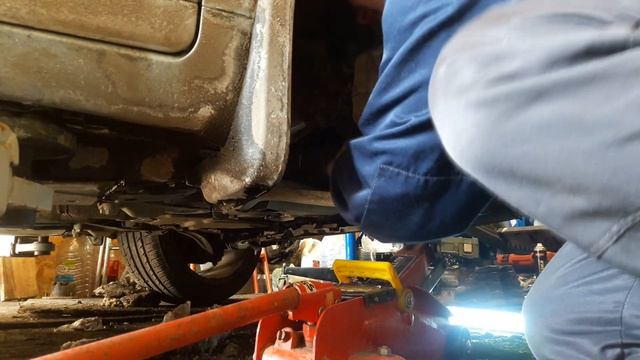 Audi A4 B7 2.0TFSI. Замена шруса. Ремонт авто своими руками. смотреть онлайн
