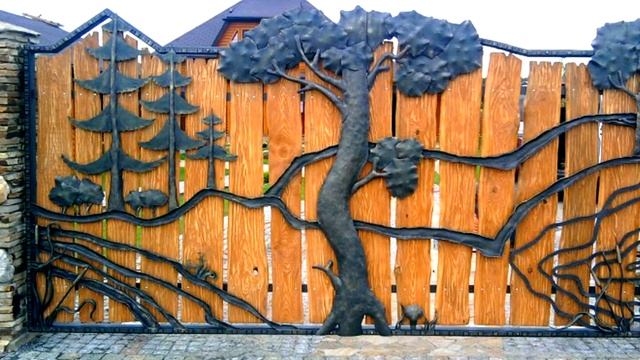 Оригинальные ворота из металла и деревянной доски ковка дерево необычные смотреть онлайн