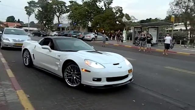 Corvette C6 ZR1 BRUTAL SOUND! Acceleration And Wheel Spin. смотреть онлайн