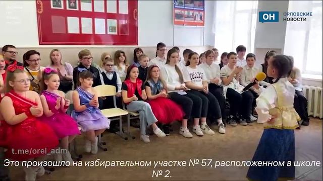 В школе  2 избирателей встречали частушками и песней Три танкиста