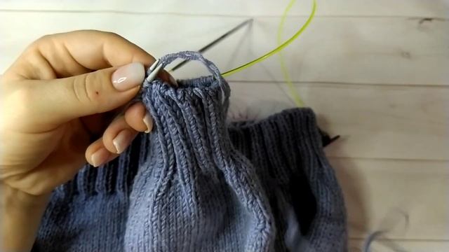 Как закрыть резинку 2×2 иглой смотреть онлайн