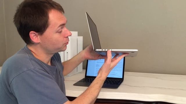 2015 Macbook vs 13" Macbook Pro - Developer Perspective смотреть онлайн