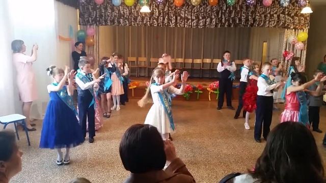 Супер танец на выпускной 4 классов ? ? молодцы ? ? ? ? смотреть онлайн