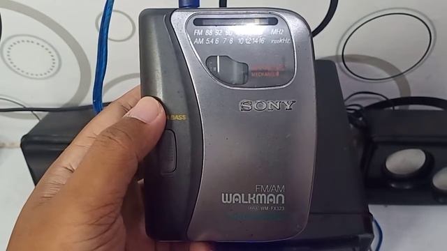 Walkman Stereo Radio Cassette Player SONY WM-FX323 смотреть онлайн