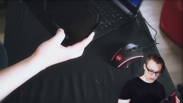 ВЫИГРАЙ КЛАВИАТУРУ REDRAGON VARUNA - МЕХАНИКА С RGB (ОБЗОР, РАСПАКОВКА) смотреть онлайн