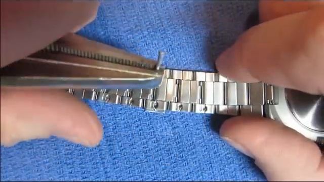 WATCH BAND ADJUSTMENT / RESIZE - HOW TO смотреть онлайн