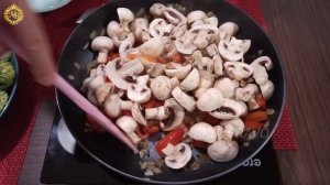Капуста брокколи с грибами в сметанном соусе, безумно вкусный рецепт. Вегетарианский рецепт.