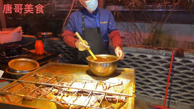 成都霸气烤全羊，一炉30只双层烤，1600元整一只，和川妹子喝两杯，痛快~【唐哥美食】 смотреть онлайн