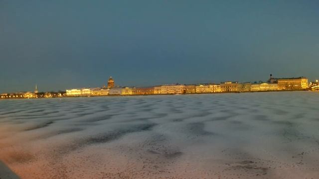 23.03.2021 Загорается подсветка. Английская набережная. Поворотный таймлапс смотреть онлайн