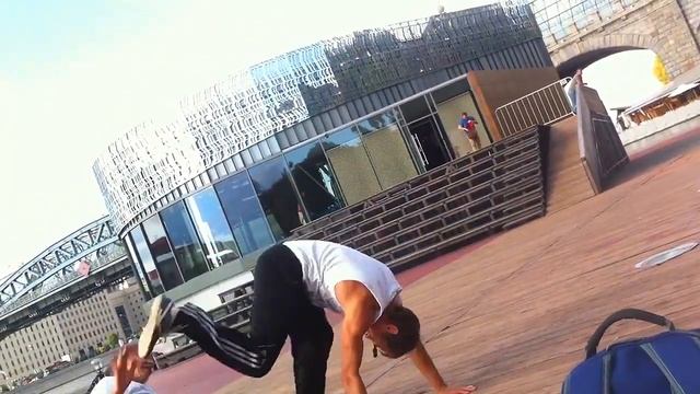 КАПОЭЙРА в Парке Горького 2013г Москва смотреть онлайн