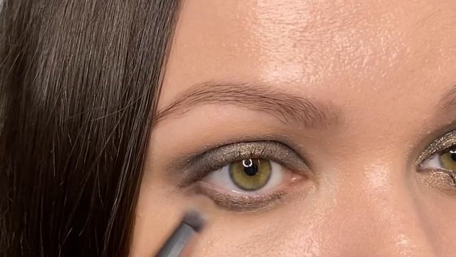 KIKO MILANO FESTIVAL GLOW 02 GREEN COUNTRY EYESHADOW PALETTE Eye Makeup Tutorial смотреть онлайн