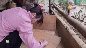 The baby monkey returns home from the green forest and receives special love from Bubu and Van