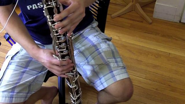 Bass Clarinet and Baritone Ukulele смотреть онлайн