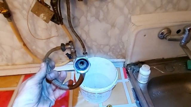 Починить газовую колонку в Одессе ( Не зажигается ) Нестандартный случай! смотреть онлайн