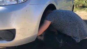 Замена передних стоек Mazda demio