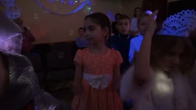 Новый Год 2019 (ёлка начальная школа) смотреть онлайн