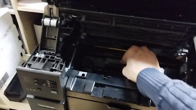 HP laserjet m1132 как достать картридж, и что нужно открыть! смотреть онлайн