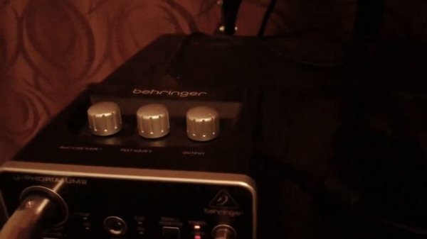 Решение проблемы с шумом Behringer Uphoria UM2