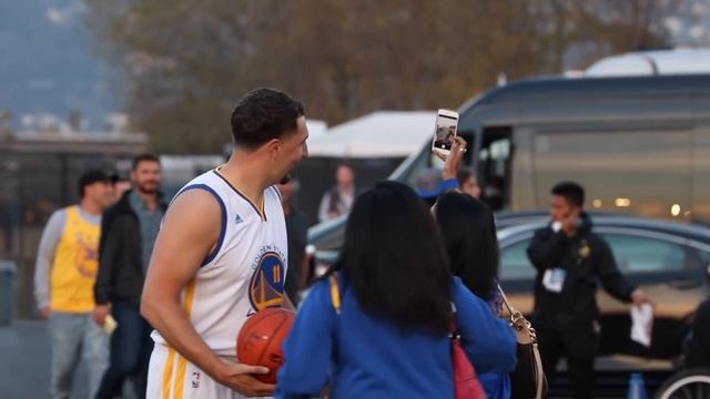 Pretending To Be Klay Thompson смотреть онлайн