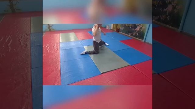 Три упражнения для косых мышц живота и туловища без тренажеров и отягощений смотреть онлайн