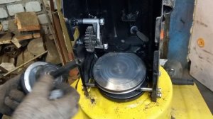 Ремонт снегоуборщика  Замена фрикционного кольца.