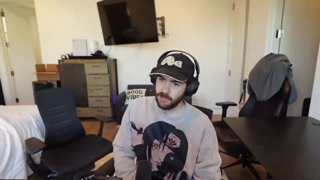 Sapnap Tells Dream Team + Twitchcon Stories!