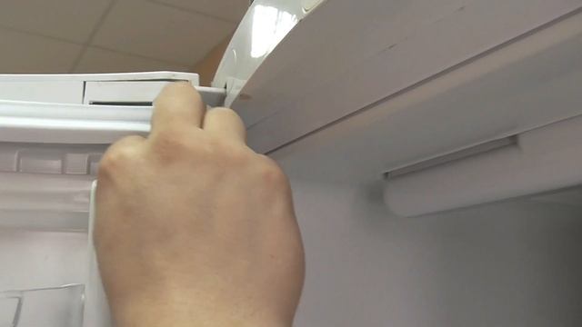 Замена уплотнительной резинки на холодильнике Indesit, Ariston смотреть онлайн