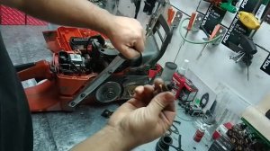 Знакомство со мной и Husqvarna 365 заклинил коленвал, причины.