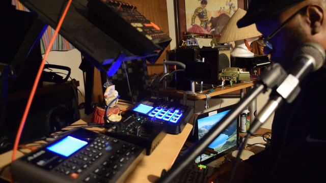 Remixing a Funk Rock groove from Alesis SR-18 смотреть онлайн