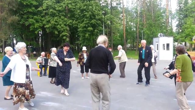 4 июня Вечер танцев в Расторгуевском парке смотреть онлайн