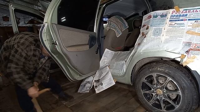 Поменял порог на калине #видео #ремонтавто #автосервис #машина #заменил порог #переварил порог #топ смотреть онлайн