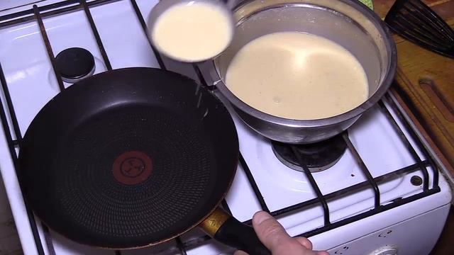 БЛИНЫ НАЛИСТНИКИ РЕЦЕПТ НА МОЛОКЕ НА КРАХМАЛЕ С ТВОРОГОМ . Блины налистники рецепт на молоке смотреть онлайн