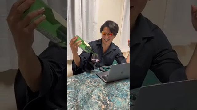 Когда наливают чуть больше, чем хотелось бы смотреть онлайн