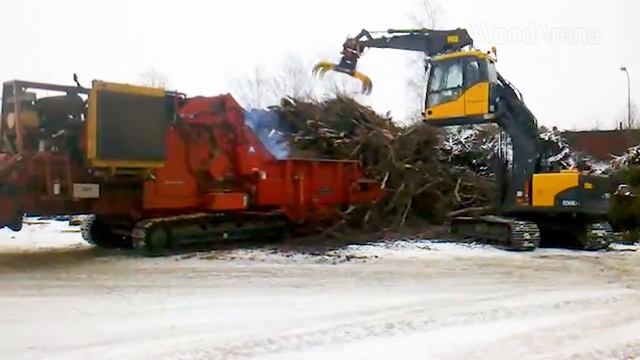 Amazing Wood Chipper Machine In The Snowy Forest - Fast Processing Wood Machines смотреть онлайн