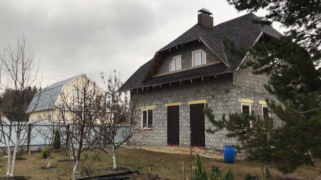Моя любимая дача 12.04.2019 г. Новые ели на штамбе. Обзор сада. Открыла розы.??? смотреть онлайн