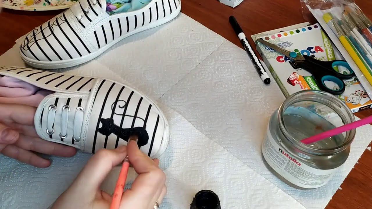 С помощью красок превращаю обычные кеды в уникальные! смотреть онлайн