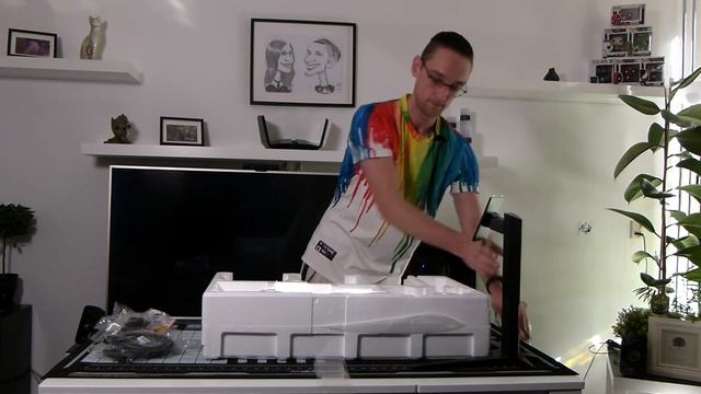 AOC C24G1 - Unboxing and Overview смотреть онлайн