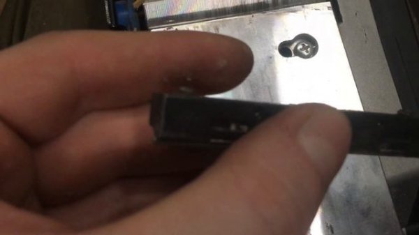 КАК ЗАМЕНИТЬ ЛЕЗВИЕ НА ЭЛЕКТРО-РУБАНКЕ